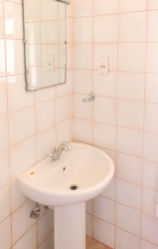 Bathroom 4, Mountains of the Moon Hotel, Fort Portal