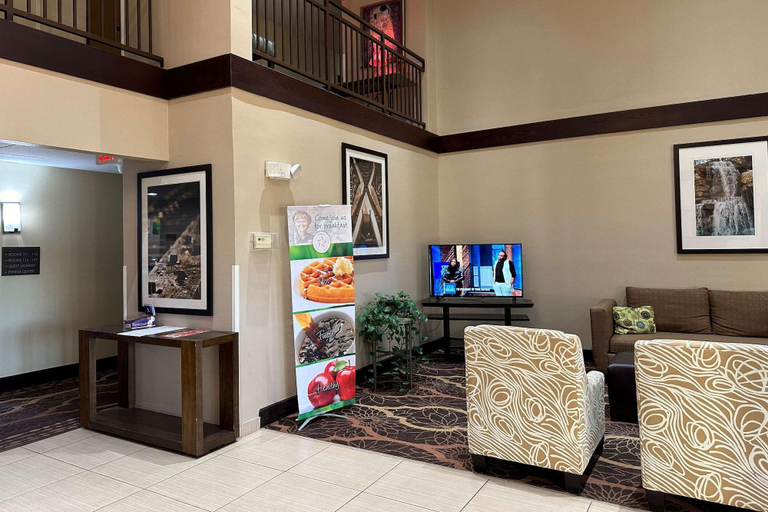 Public Area 2, Quality Inn, Perry