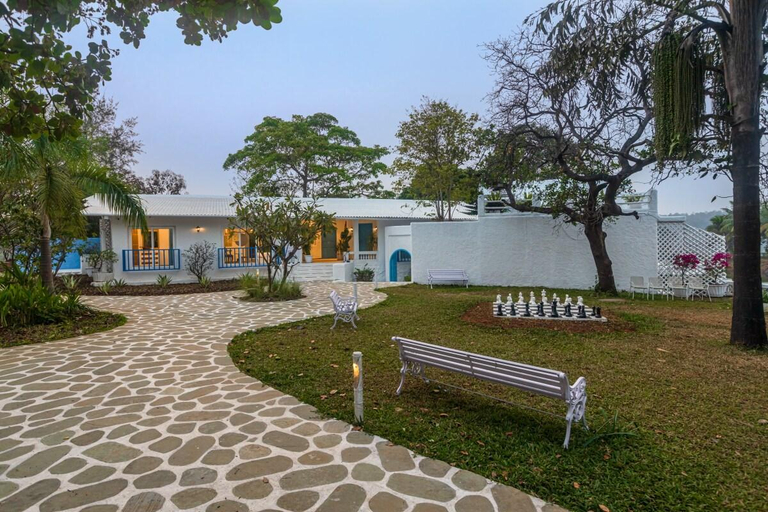 5, SaffronStays Kairos Zeus, Raigarh