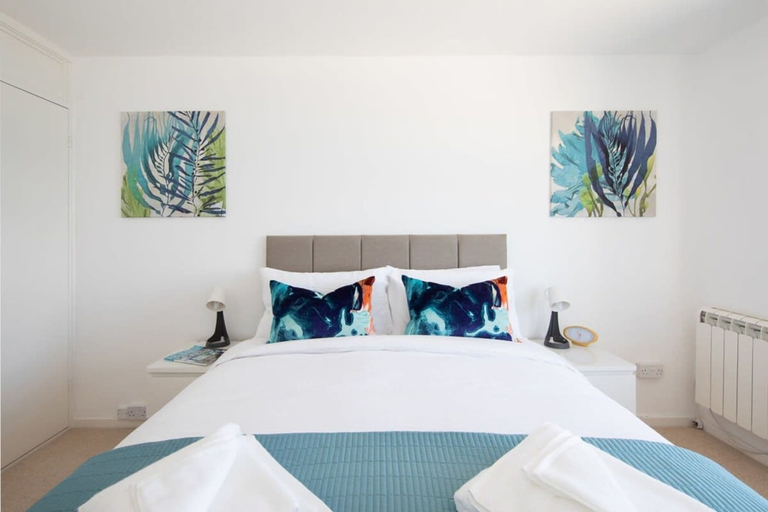 Bedroom 3, Beachfront Apartment With Panoramic Sea Views, West Sussex
