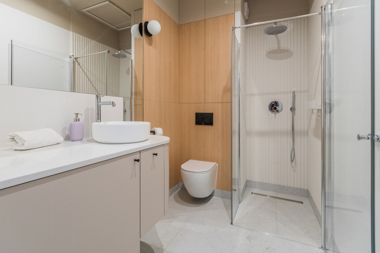 Bathroom 2, Doki Oliwkowy by Grand Apartments, Gdańsk City