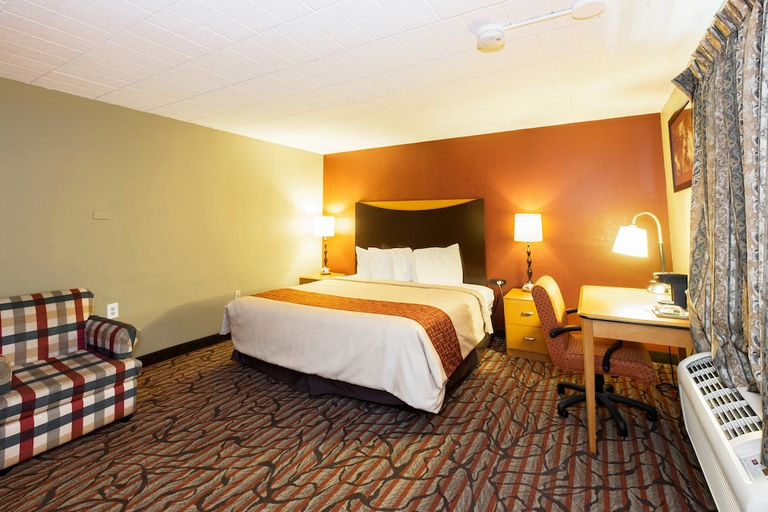 Bedroom 2, B'more Inn, Baltimore