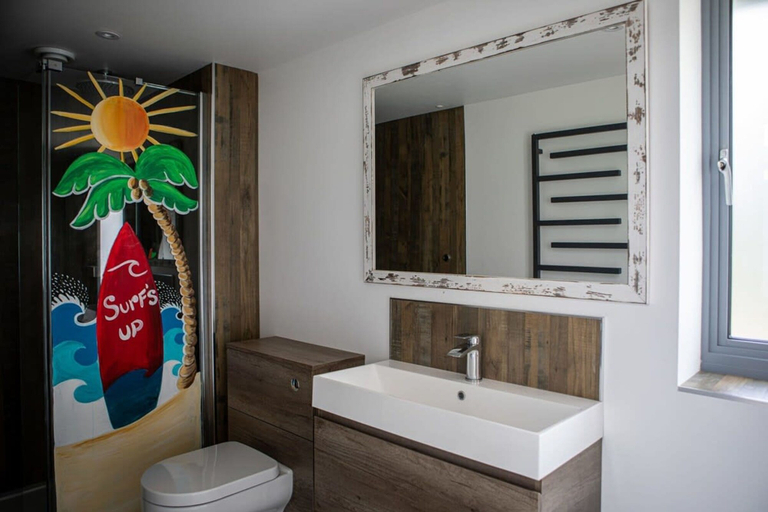 Bathroom 3, The Salt House - Luxury Home With Pool Hot Tub, West Sussex