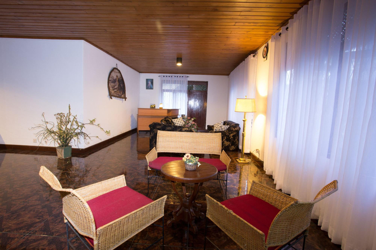 Public Area 2, Tamarind Tree Inn, K.F.G. & G. Korale