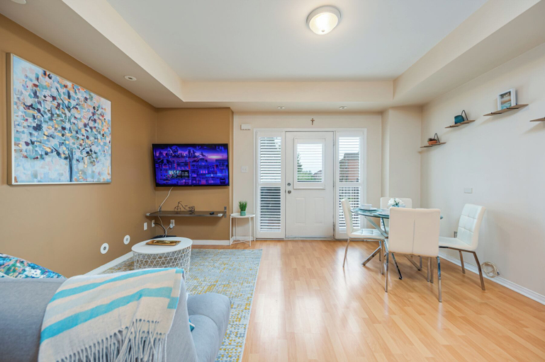 Others 5, Cozy 1 Bedroom Townhouse, Peel