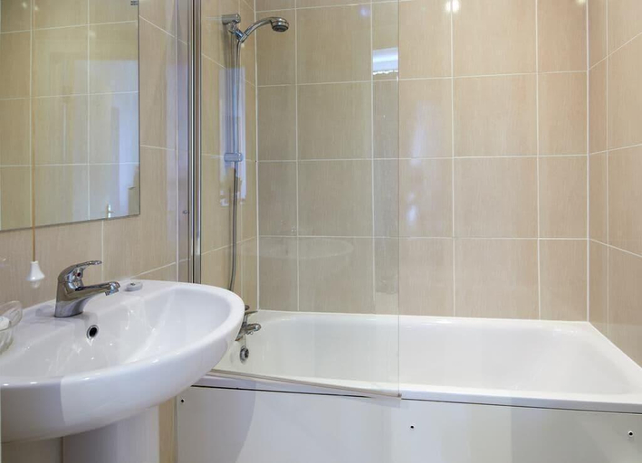 Bathroom 3, White Horse Farm Inn, North Yorkshire