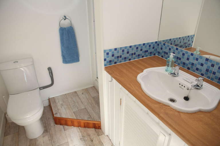 Bathroom 4, Harbour Cottage, Orkney Islands