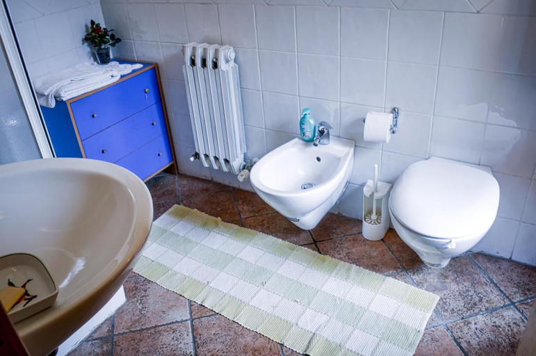Bathroom 5, Bed and Breakfast il Giardino, Bologna