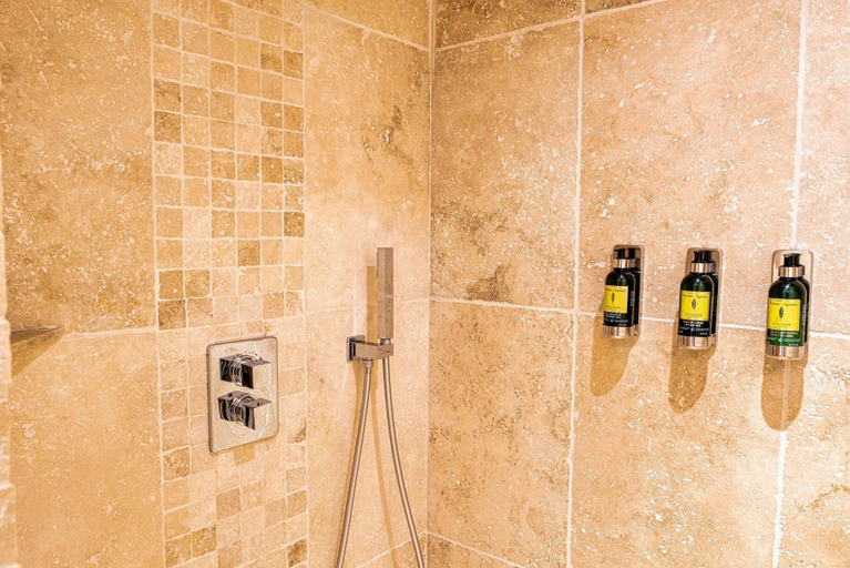Bathroom 4, Domaine Ribiera, Hotel 5 Etoiles, SPA & Golf - Forcalquier, Alpes-de-Haute-Provence