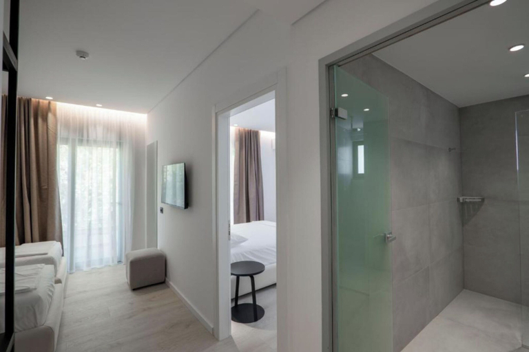 Bathroom 4, Arrei Hotel, Sarandës