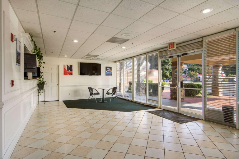 Public Area 2, Motel 6 Warner Robins, GA, Houston