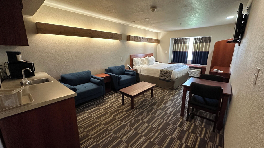 Bedroom 3, Microtel Inn & Suites by Wyndham Miami, Ottawa