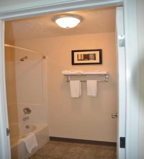 Bathroom 3, Battle Mountain Inn, Lander