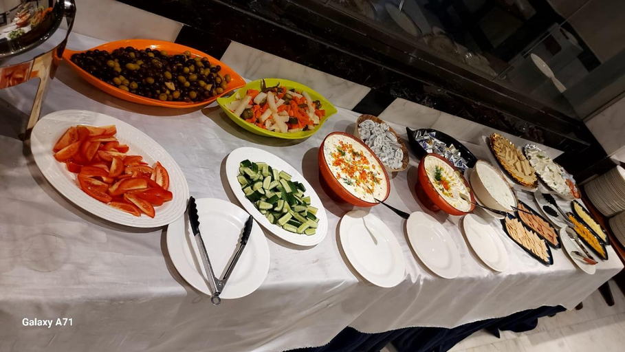 Food & Drinks 5, Al Rabeh Hotel, Makkah