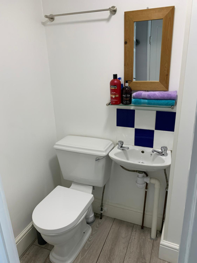 Bathroom 2, 4Alma St, Plymouth