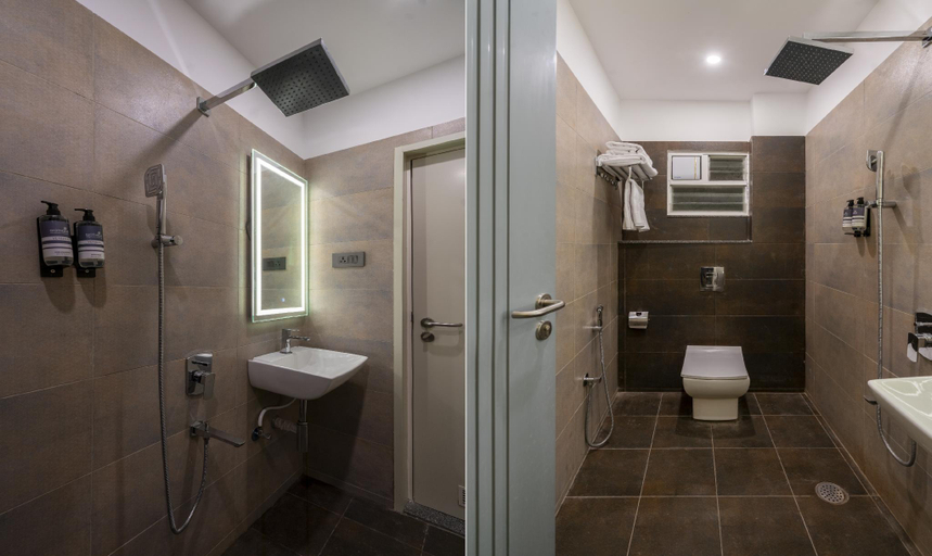 Bathroom 4, Treebo Premium D Consulate, Hyderabad