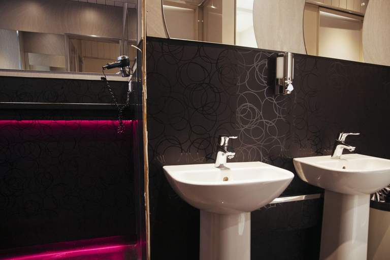 Room 2, Hoppo , Edinburgh