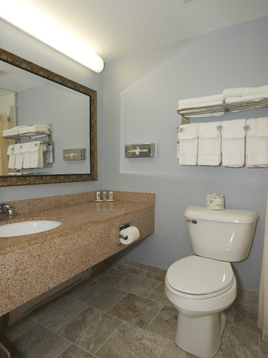 Bathroom 3, Quality Inn Bourne - Cape Cod, Barnstable