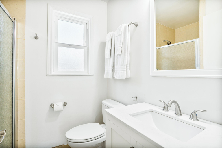 Bathroom 5, Pacific Crest Hotel Santa Barbara, Santa Barbara