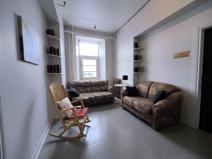 Others 5, Auberge du Couvent, Portneuf