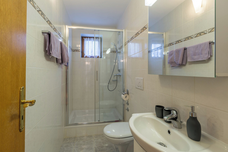 Bathroom 4, Apartment Elegant, Rovinj