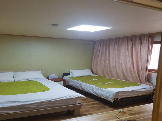 Bedroom 3, Green And Blue Hotel, Pyeongchang