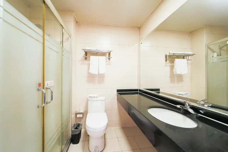 Bathroom 5, Home Inn Ningbo Tianyi Square Center, Ningbo