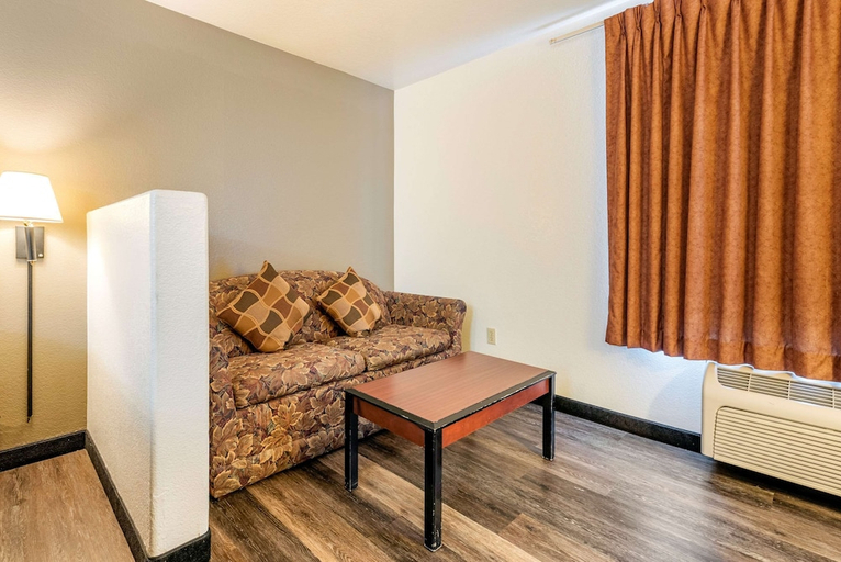 Others 5, Econo Lodge Pueblo North, Pueblo