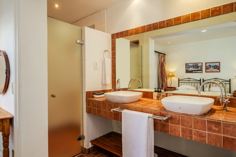 Bathroom 4, Colonial-style Apartment w Views Pool Area CBT Lodge, City of Cape Town