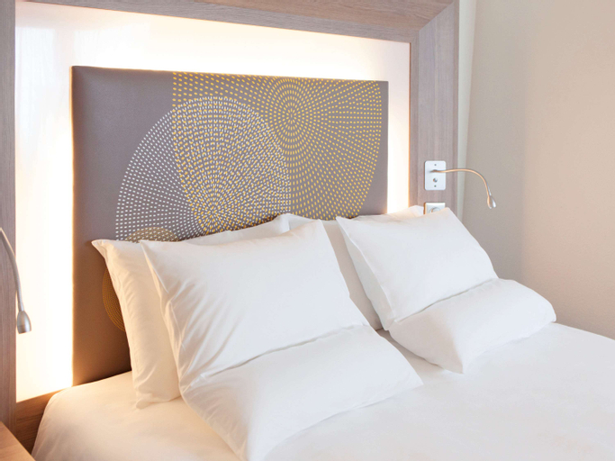 Bedroom 23