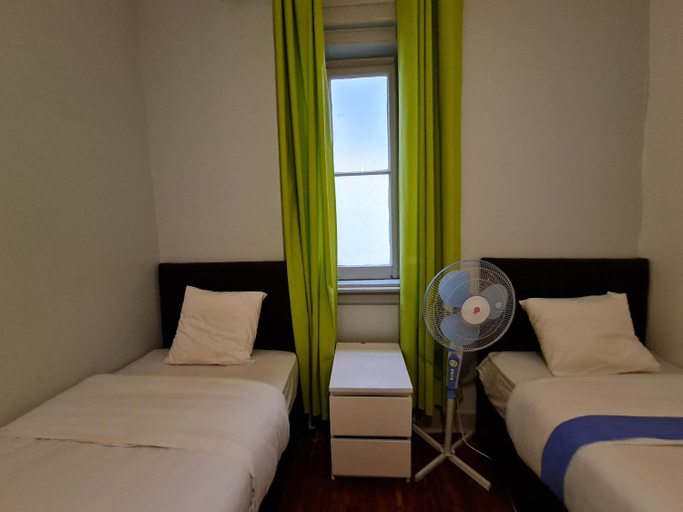 Bedroom 3, SHANGRI-LA HOSTEL ANJOS, Lisbon
