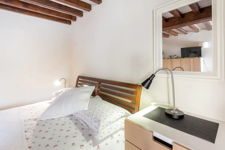 Room 2, Studio apt (n.2) Ancient Palazzo, Florence