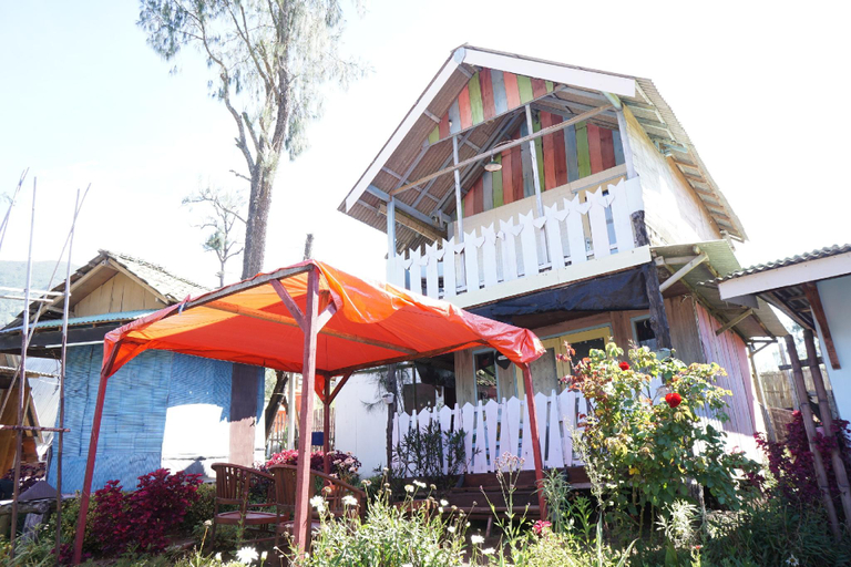 Public Area 2, Collection O 93000 Karona Berg Homestay & Cafe, Banyuwangi