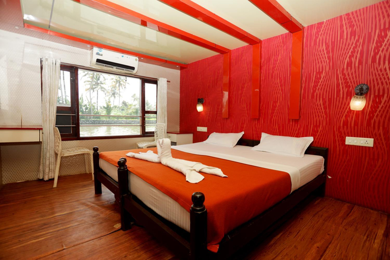 Bedroom 2, Harmony Houseboats, Alappuzha