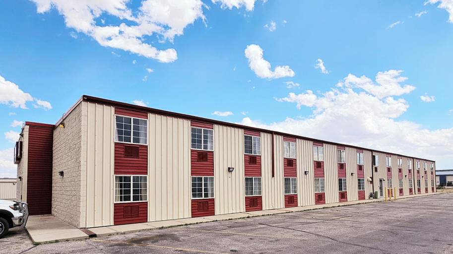 Exterior & Views 2, 1st Choice Inn Rawlins, Carbon