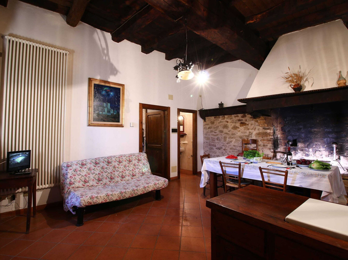 Bedroom 3, Historic Castle With View, Perugia