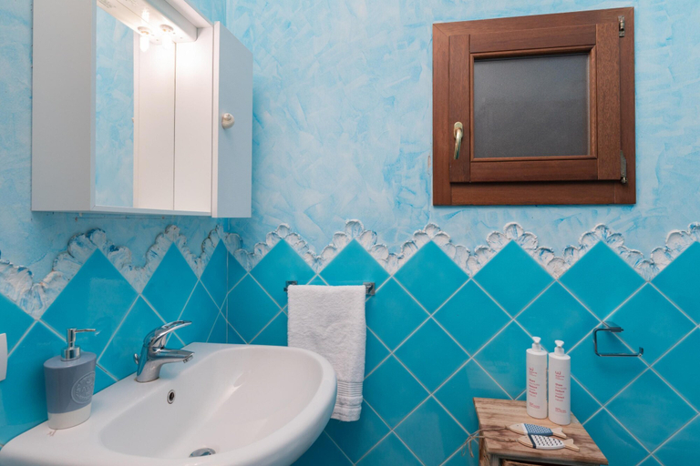 Room 4, Anemone Apartment With Terrace by Wonderful Italy, Olbia-Tempio