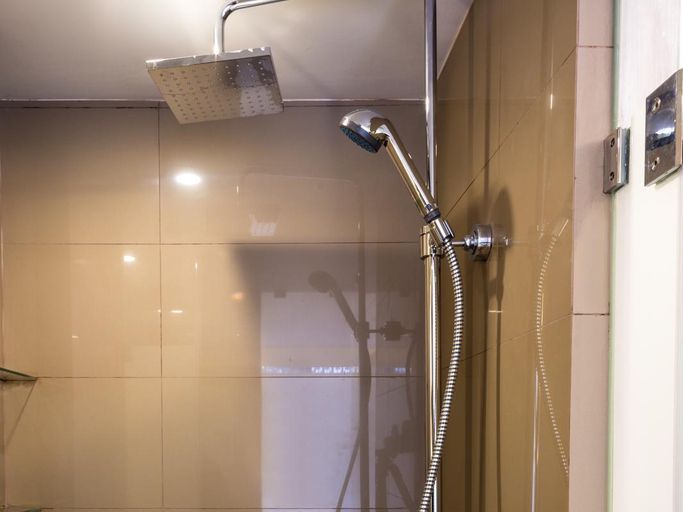 Bathroom 8