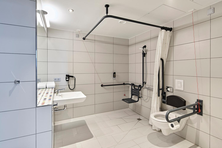 Bathroom 3, MEININGER Hotel Koln West, Köln
