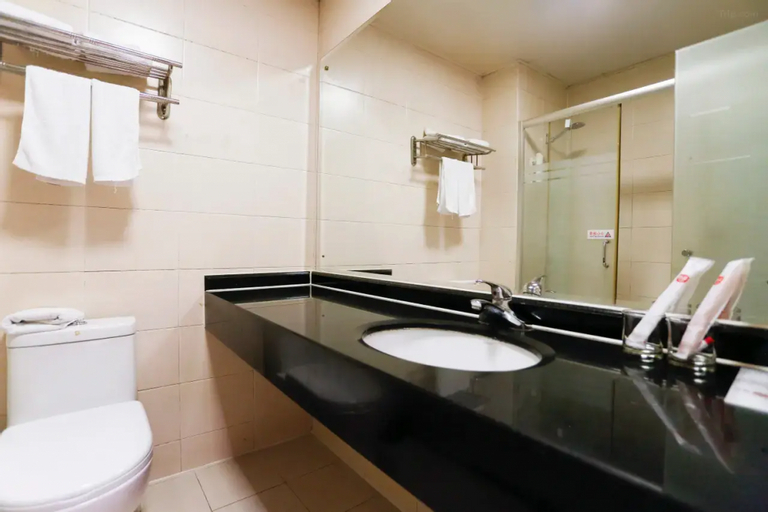 Bathroom 2, Home Inn Ningbo Tianyi Square Center, Ningbo