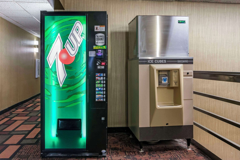 Food & Drinks 5, Econo Lodge Billings, Yellowstone