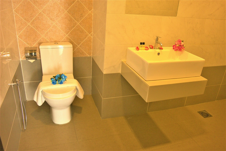 Bathroom 4, S8 Boutique Hotel, Sepang