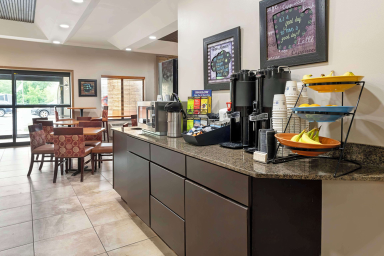 Food & Drinks 5, Best Western Plus Albert Lea I-90/I-35 Hotel, Freeborn