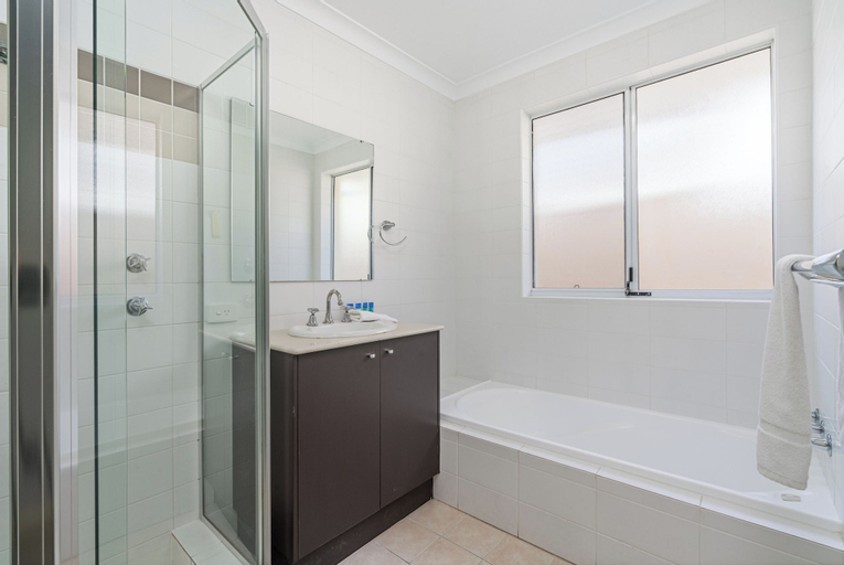 Bedroom 4, Seashell Cottage, Busselton