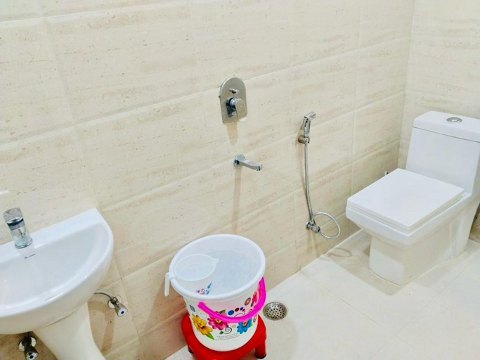 Bathroom 3, Hotel Fortune Home Noida, Gautam Buddha Nagar