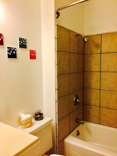 Bathroom 4, Maple Inn & Suites, Merced