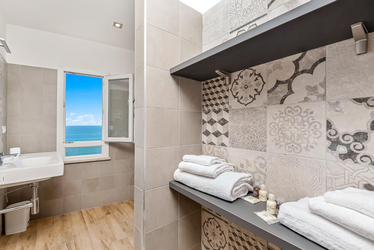 Bedroom 2, Queen of Sea Diamond, Terre Marine, La Spezia