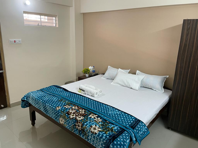 Others 4, Shri Hari Inn, Dhanbad