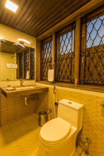 Bathroom 4, matheran Green field Resorts, Raigarh