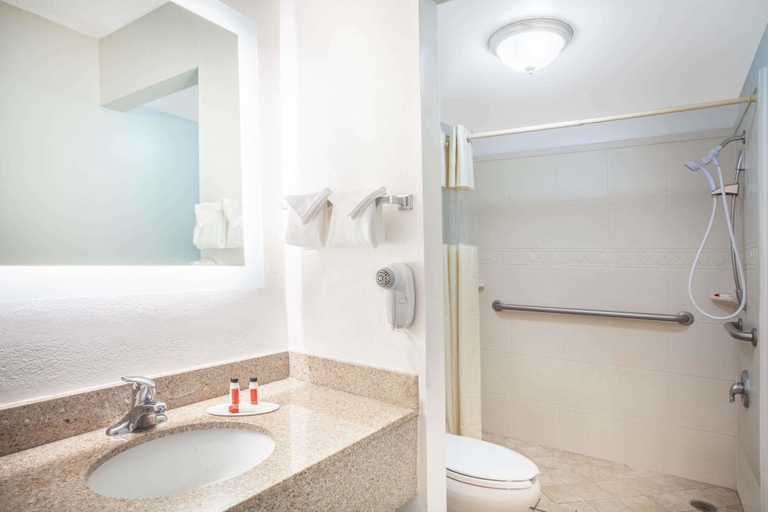 Bathroom 2, Americas Best Value Inn Orlando, Orange